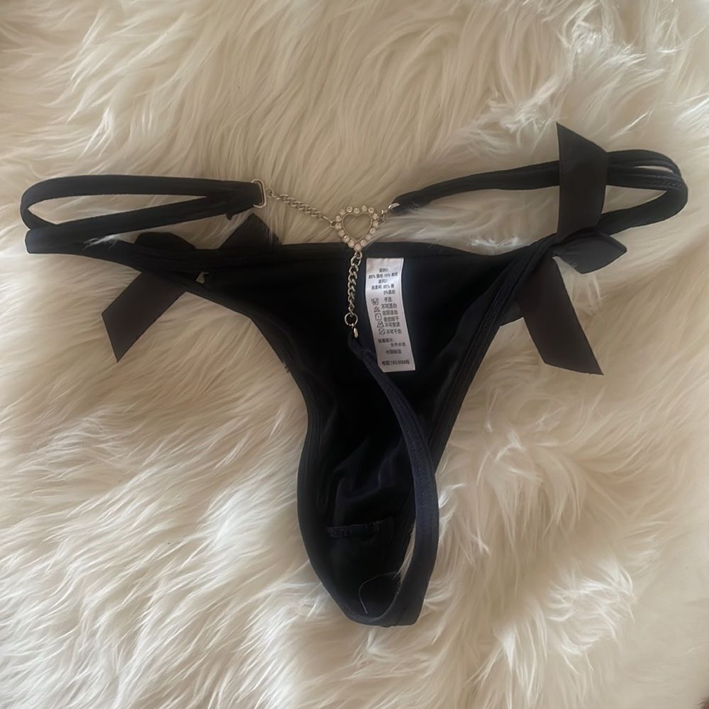 NWT heart thong